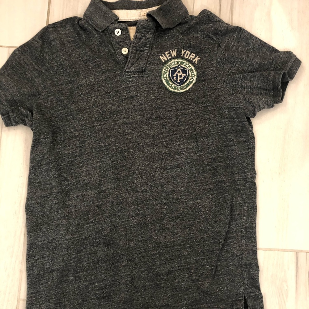 Abercrombie Distressed Muscle short sleeve shirt